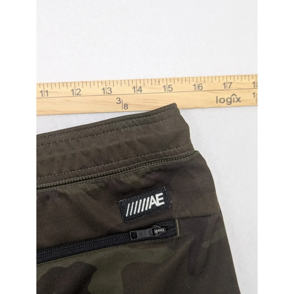 American Eagle Outfitters Camo Jogger Pants Mens Medium